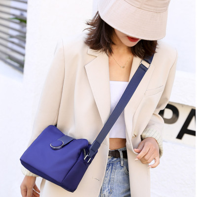 Túi đeo chéo nữ phong cách dễ thương – BEE GEE DCNU1083