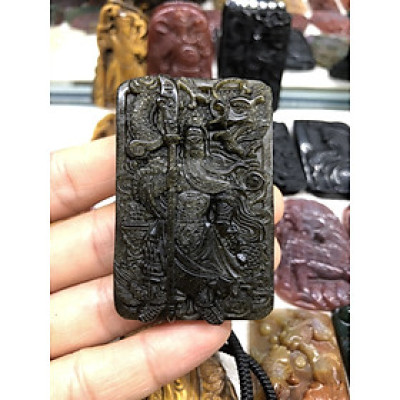 Mặt dây chuyền Quan Công phong thủy đá kim sa