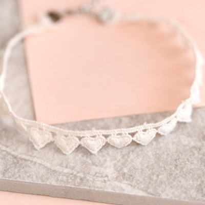 Vòng cổ choker tattoo tim trắng V65