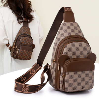 Túi đeo chéo nữ phong cách dễ thương – BEE GEE DCNU1069