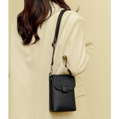 Túi đeo chéo nữ phong cách dễ thương – BEE GEE DCNU1066