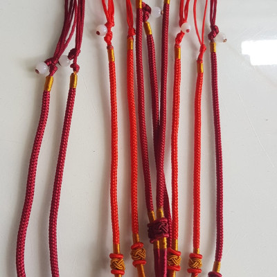 Sợi Dây Đeo cổ mới ĐỎ Kiểu dạng rút đẹp Size 3mm x dài trồng cổ Anh Chị tự chỉnh theo ý 23cm - 30cm Phối với mặt Phật, mặt dây chuyền nam nữ đeo được hết rẻ đẹp ạ