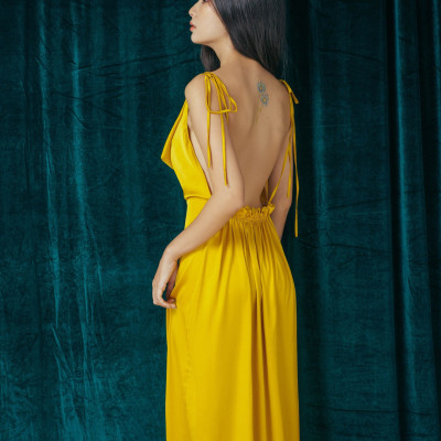 Váy cổ đổ Emwear