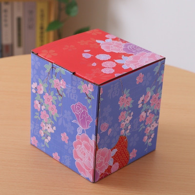 Mèo thần tài lục lạc  may mắn thu hút tài lộc , có khe để tiền , kèm đệm lót xinh xắn  , đem nhiều may mắn đến cho gia chủ 