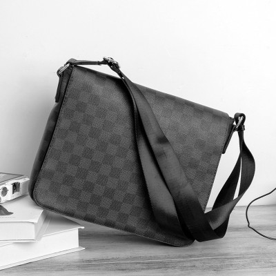 Túi đeo chéo nam DA cao cấp phong cách mới – BEE GEE DCN9124