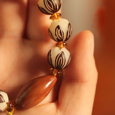 VÒNG TAY , CHUỖI HẠT BỒ ĐỀ ĐẠI KIM TIỀN BẠCH NGỌC KHẮC HOA SEN TÀI LỘC