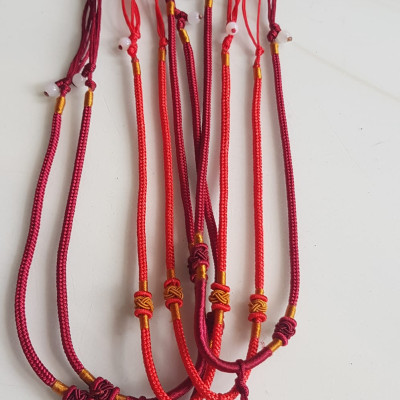 Sợi Dây Đeo cổ mới ĐỎ Kiểu dạng rút đẹp Size 3mm x dài trồng cổ Anh Chị tự chỉnh theo ý 23cm - 30cm Phối với mặt Phật, mặt dây chuyền nam nữ đeo được hết rẻ đẹp ạ