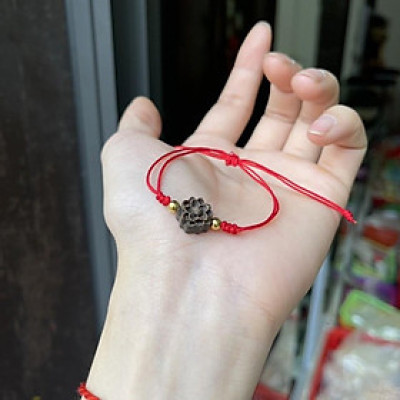 Vòng Tay Hoa Sen Trầm Hương kết dây chỉ đỏ may mắn, bình an
