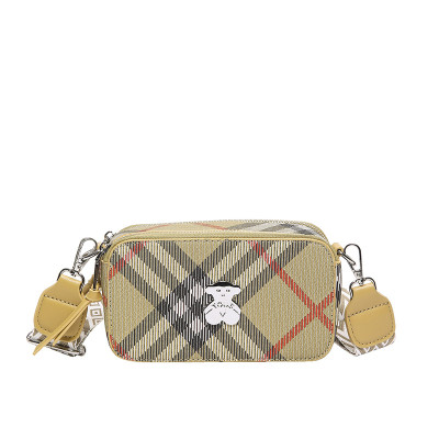 Túi đeo chéo nữ phong cách dễ thương – BEE GEE DCNU1090