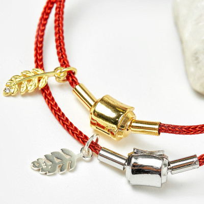 Combo 2 vòng dây đỏ charm chiếc lá - Ngọc Quý Gemstones