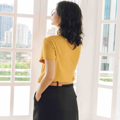 Áo sơ mi nữ ngắn tay màu trắng họa tiết thêu cổ Peter Pan Burny