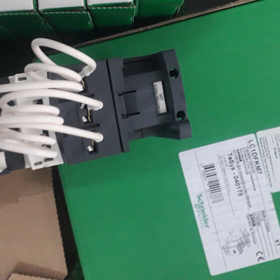 | Hàng chính hãng| Khởi động từ tụ bù LC1DFKM7 12.5kVAR 400V-415V điện áp điều khiển 220V