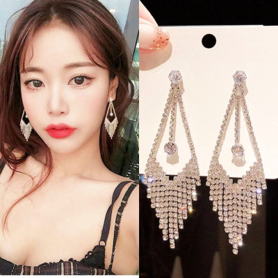 Bông tai hot girl sang chảnh đính đá bản to ấn tượng