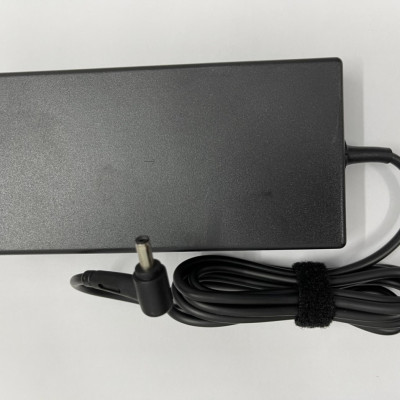 Sạc 20V 12A 240W ADAPTER FIT MSI Katana GF66 12UD GF66 12UG GF76 12UD power supply 4.5MM TIP hàng nhập khẩu