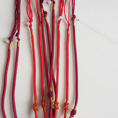 Sợi Dây Đeo cổ mới ĐỎ Kiểu dạng rút đẹp Size 3mm x dài trồng cổ Anh Chị tự chỉnh theo ý 23cm - 30cm Phối với mặt Phật, mặt dây chuyền nam nữ đeo được hết rẻ đẹp ạ