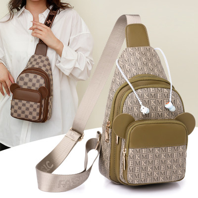 Túi đeo chéo nữ phong cách dễ thương – BEE GEE DCNU1069