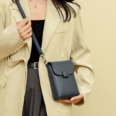 Túi đeo chéo nữ phong cách dễ thương – BEE GEE DCNU1066