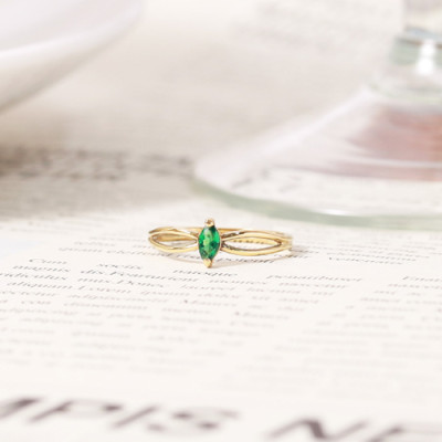 Nhẫn bạc đá xanh lá cây nữ hạt dưa cổ điển đai chéo Gix Jewel N02