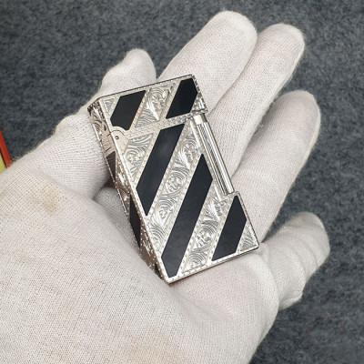 Vỏ Hột Quẹt Bật Lửa Upon D42T Họa Tiết Hoa Lá Sơn Mài Nền Đen Trắng Đối Nhau - Dùng Gas Đá Cao Cấp