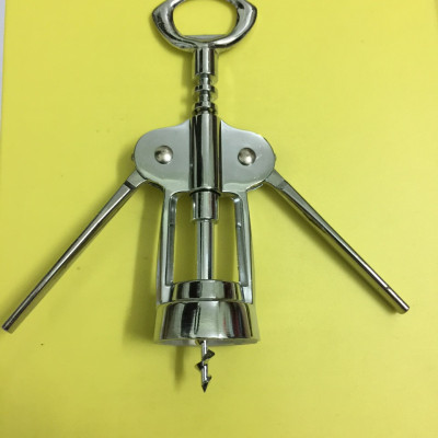 Dụng cụ mở khui nắp chai vang hay bia