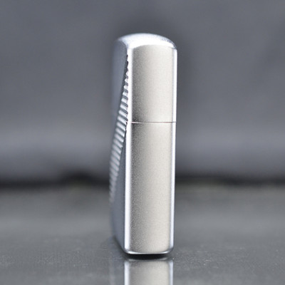 Vỏ Hột Quẹt Bật Lửa Xăng Đá Zorro Z92006B Họa Tiết Chéo - Dùng Xăng Bấc Đá Cao Cấp