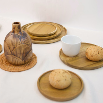 Khay gỗ keo đa năng hình tròn Vibasic, đa dạng kích thước, chụp hình decor đựng đồ trang trí