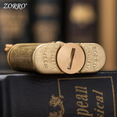 Vỏ Hột Quẹt Bật Lửa Zorro Z597-001 Thiết Kế Độc Lạ Màu Vàng Bụi - Dùng Xăng Bấc Đá