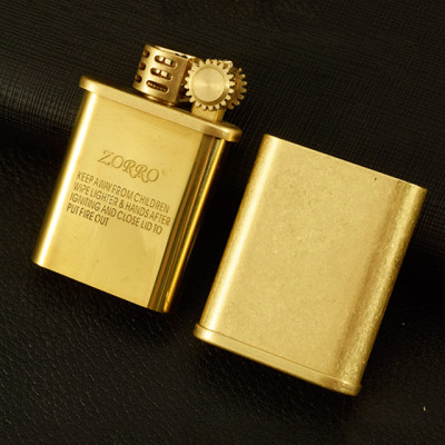 Vỏ Hột Quẹt Bật Lửa Zorro Z587 Thiết Kế Cổ Điển Màu Vàng Bụi - Dùng Xăng Bấc Đá