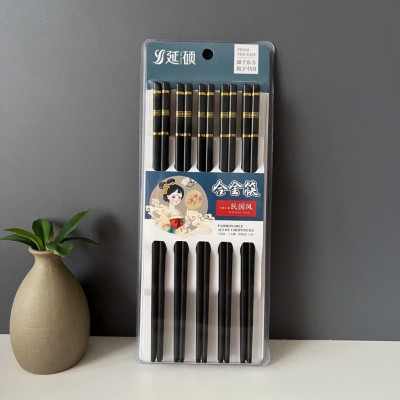 Set 10 đôi đũa 3 sọc đen kháng khuẩn, đũa nhựa chống nấm mốc, chịu nhiệt tốt, an toàn cho người sử dụng