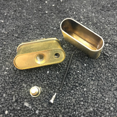 Vỏ Hột Quẹt Bật Lửa Xăng Đá Dolphin HY683 Thiết Kế Độc Lạ Sang Trọng Màu Vàng - Dùng Xăng Bấc Đá Cao Cấp