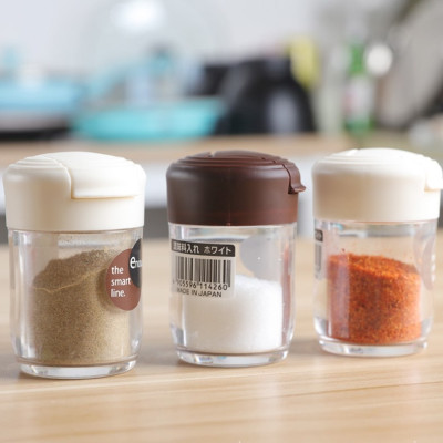 Combo 02 hộp đựng gia vị Inomata 68ml + 01 rổ nhựa đựng đồ đa năng Inomata (Cỡ nhỏ) - Nội địa Nhật Bản