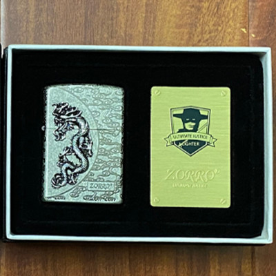 Vỏ Hột Quẹt Bật Lửa Xăng Đá Zorro Z92052A Thiết Kế họa tiết rồng Đẹp Độc Lạ - Dùng Xăng Bấc Đá Cao Cấp ( giao màu ngẫu nhiên )