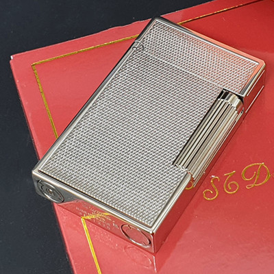 Vỏ Hột Quẹt Bật Lửa Upon D139B Họa Tiết Hình Ô Vuông Nhỏ Li Ti Màu Bạc Sang Trọng - Dùng Gas Đá Cao Cấp