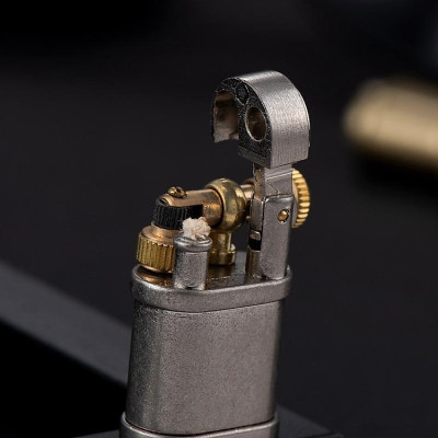 Vỏ Hột Quẹt Bật Lửa Xăng Đá Mini HY703 Thiết Kế Mới Nhỏ Gọn Đẹp Độc Lạ - Dùng Xăng Bấc Đá Cao Cấp