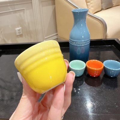 Sét bình kèm cốc uống Sake, rượu mạnh Le Creuset