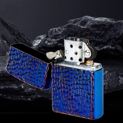 Hột Quẹt Bật Lửa Xăng Đá Chief CF1352L Họa Tiết Dung Nham Núi Lửa Cực Đẹp, Giữ Xăng Kín, Chắn Gió Tốt - Màu Xanh