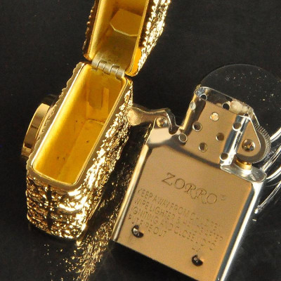 Vỏ Hột Quẹt Bật Lửa Zorro Bọc Hoa Văn Nổi Gắn Vòng Xoay Đầu Lân Tài Lộc Z-KJ1020