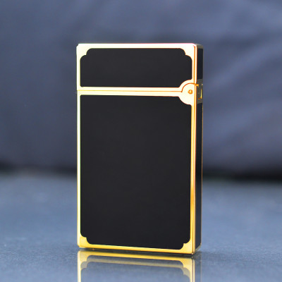 Vỏ Hột Quẹt Bật Lửa Upon D125V Họa Tiết Nền Đen Cạnh Về Vàng Chặn Góc - Dùng Ga Đá Cao Cấp