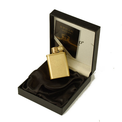 Vỏ Hột Quẹt Bật Lửa Zorro Z587 Thiết Kế Cổ Điển Màu Vàng Bụi - Dùng Xăng Bấc Đá