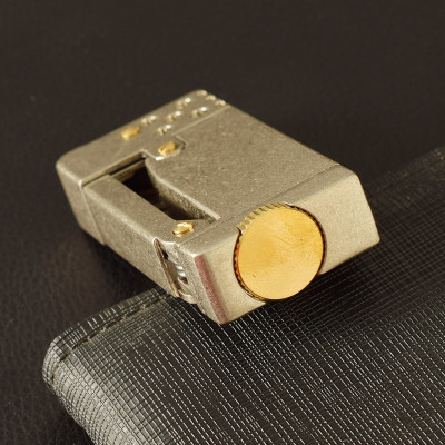 Vỏ Hột Quẹt Bật Lửa Xăng Đá Dolphin 696 Thiết Kế Độc Lạ Sang Trọng - Dùng Xăng Bấc Đá Cao Cấp