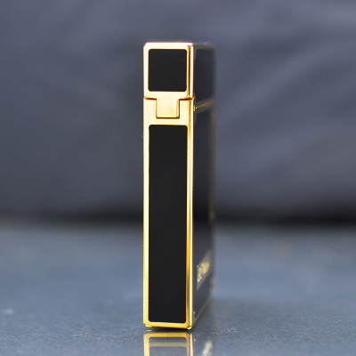 Vỏ Hột Quẹt Bật Lửa Upon D125V Họa Tiết Nền Đen Cạnh Về Vàng Chặn Góc - Dùng Ga Đá Cao Cấp