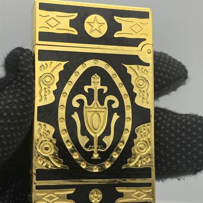 Vỏ Hột Quẹt Bật Lửa Upon D08V Họa Tiết Hoàng Gia Vàng Đen - Dùng Gas Đá Cao Cấp