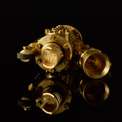 Vỏ Hột Quẹt Bật Lửa Z-7 Thiết Kế Thủ Công Kiểu Dáng Độc Lạ Màu Vàng - Dùng Xăng Bấc Đá Cao Cấp