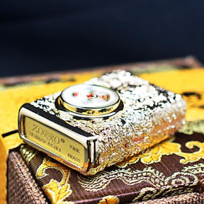 Vỏ Hột Quẹt Bật Lửa Zorro Bọc Hoa Văn Nổi Gắn Vòng Xoay Đầu Lân Tài Lộc Z-KJ1020