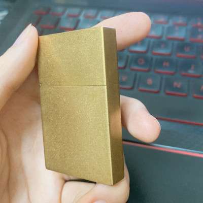 Vỏ Hột Quẹt Bật Lửa Xăng Đá Calories Y158 đẹp độc lạ - dùng xăng bấc đá cao cấp ( giao màu ngẫu nhiên )