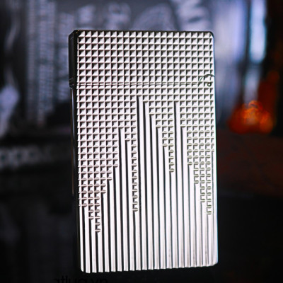 Vỏ Hột Quẹt Bật Lửa Upon D12T Họa Tiết Kẻ Dọc Tạo Lượn Sóng Độc Đáo - Dùng Ga Đá Cao Cấp