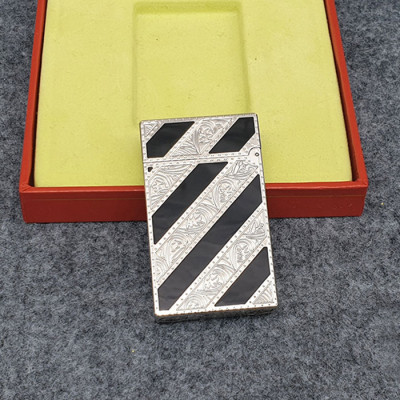 Vỏ Hột Quẹt Bật Lửa Upon D42T Họa Tiết Hoa Lá Sơn Mài Nền Đen Trắng Đối Nhau - Dùng Gas Đá Cao Cấp