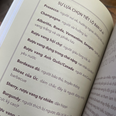(Tái Bản 2021 – in màu ) TRỞ THÀNH CHUYÊN GIA RƯỢU VANG TRONG 24H - Jancis Robinson – TYG - NXB Văn Học (bìa mềm)