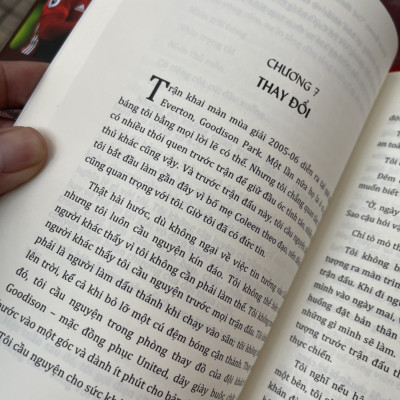 (Bìa cứng in 300 cuốn , tặng kèm ảnh treo tường hình Rooney) WAYNE ROONEY – Quỷ Đầu Đàn, Số 10 Vĩ Đại Tại Nhà Hát- Matt Allen – NK Media Team dịch – THBooks -NXB Hà Nội