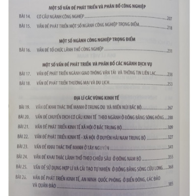 Sách - Bộ câu hỏi chinh phục điểm 10 môn địa lí